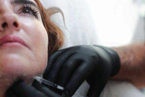 Chin Filler In London and Anti Wrinkle Injections: How They Work Together For Facial Balance
